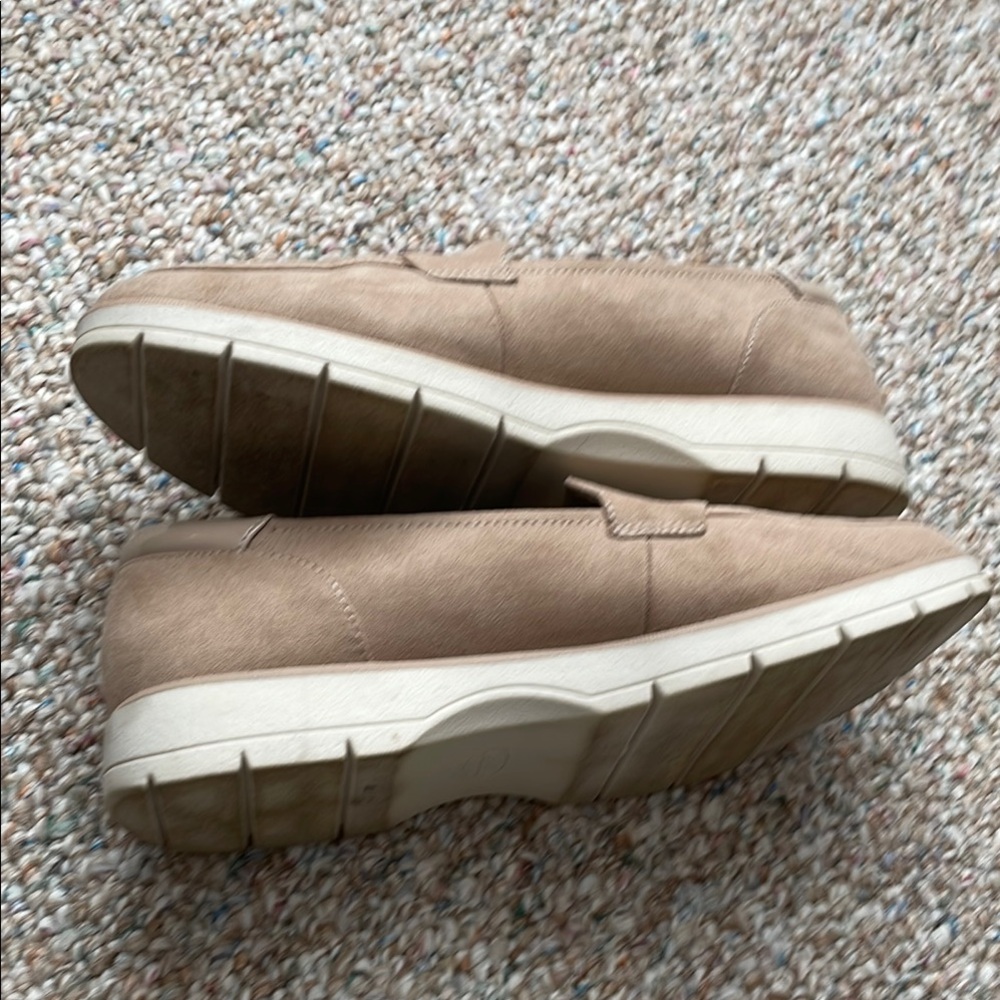 Dr. Scholl's Women’s Tan Loafers - Picture 3 of 6